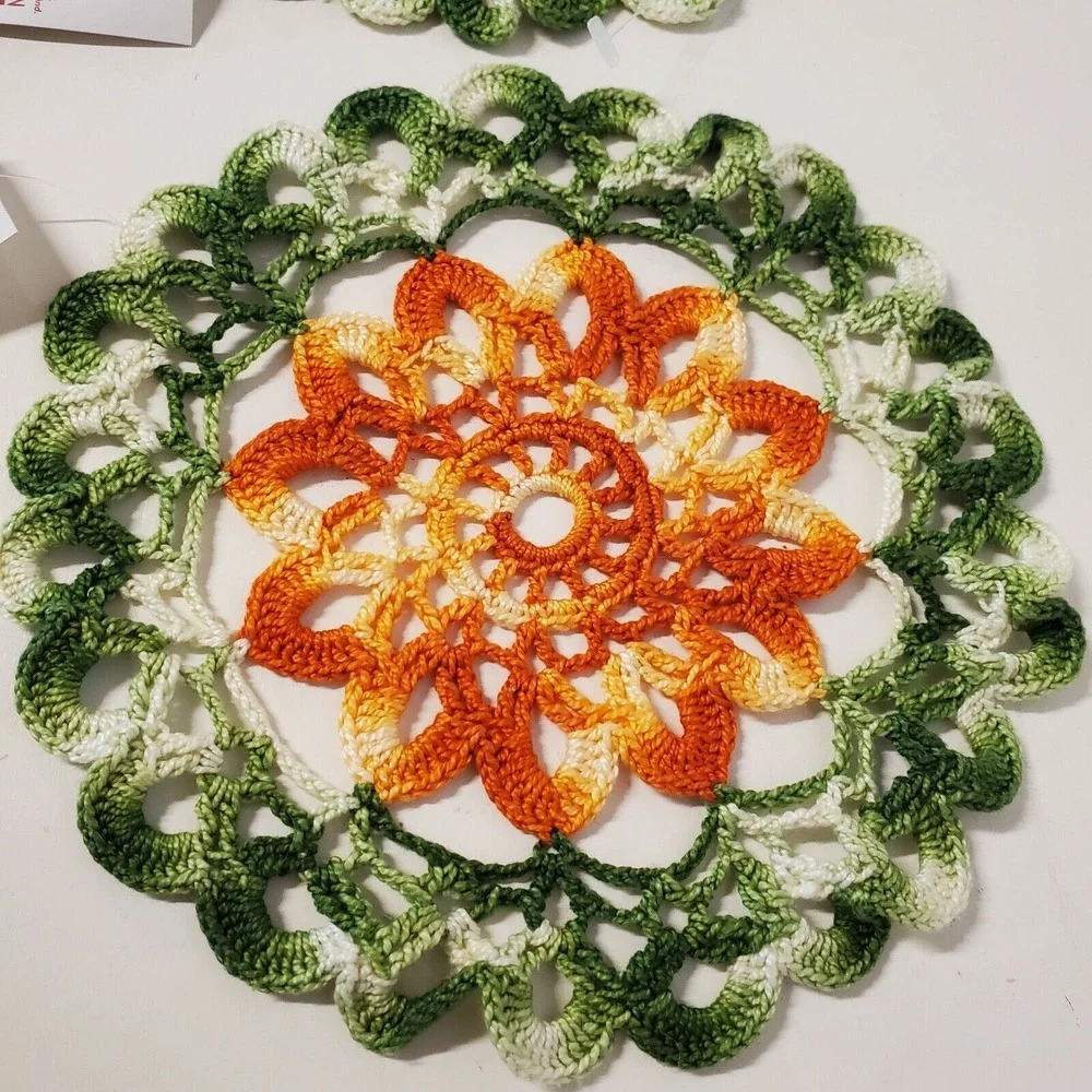 Vintage Swedish (Dalarna) 1960's Set of Hand Crocheted Sunburst Flower Dollies‎